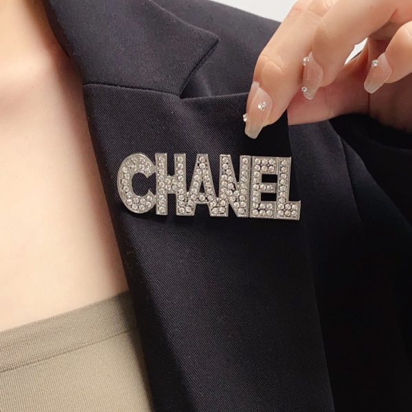 18K CC Crystals Letter Brooch - 图片 2
