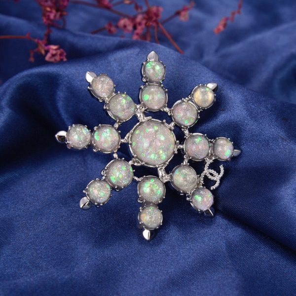 18K CC Flower Crystals Brooch - Image 2