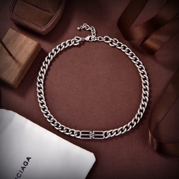 18K BB Icon Chain Necklace - Image 8