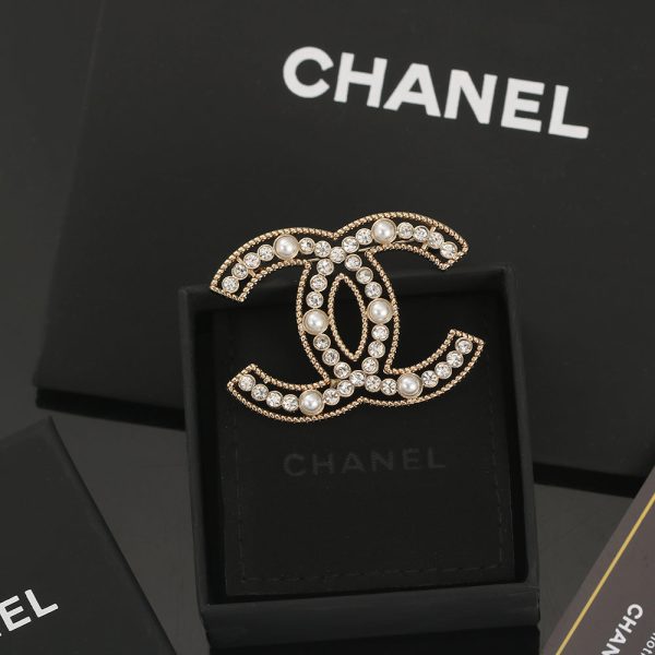 18K CC Pearls Brooch