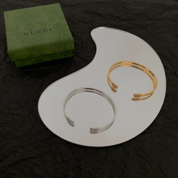 18K Double G Running Diamond Cuff Bracelet - 图片 3