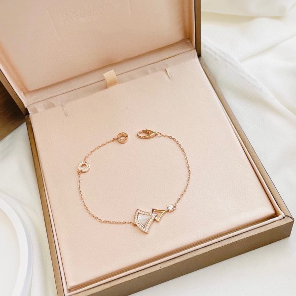 18K BV Divas' Dream Pearl Bracelet - Image 4