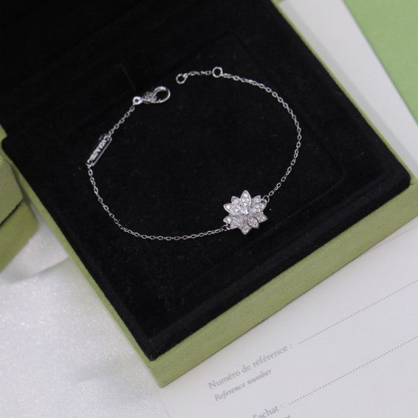 18K Lotus Openwork Bracelet - 图片 3