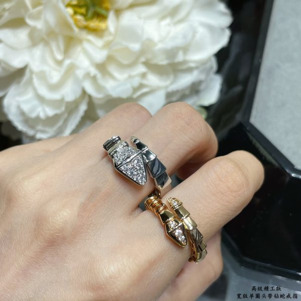 18K BV Serpenti Viper Head Diamond Ring - Image 3