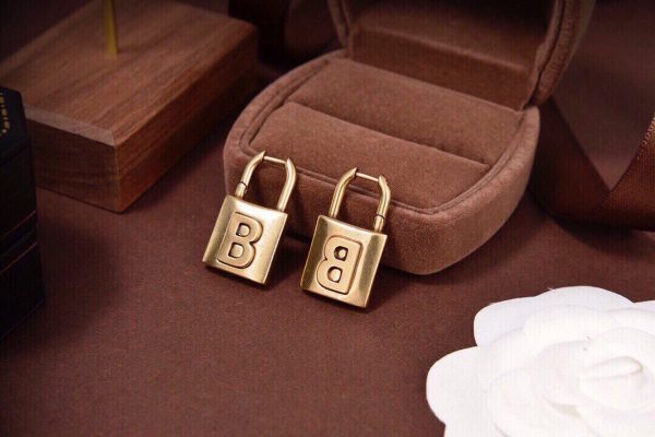 18K BB Gold Small Lock Earrings - 图片 3