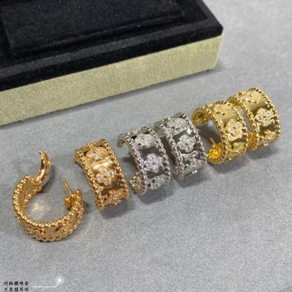 18K Yellow Gold Perlée Clovers Hoop Earrings - Image 4