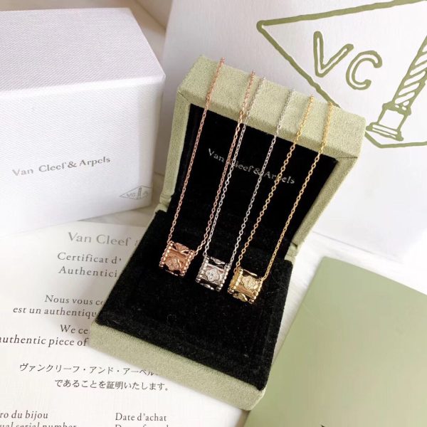 18K Yellow Gold Perlée Clovers Pendant Necklace - Image 2
