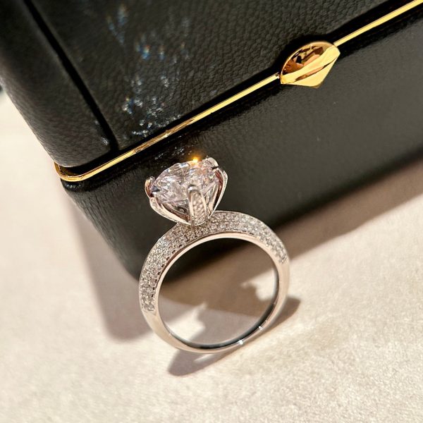 18K T Pavé Tiffany Setting Engagement Ring - 图片 3