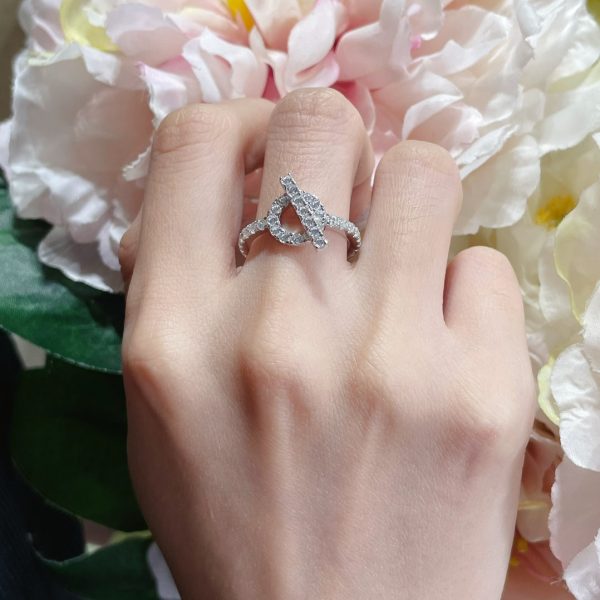 18K Finesse Diamond White Gold H Ring - 图片 2