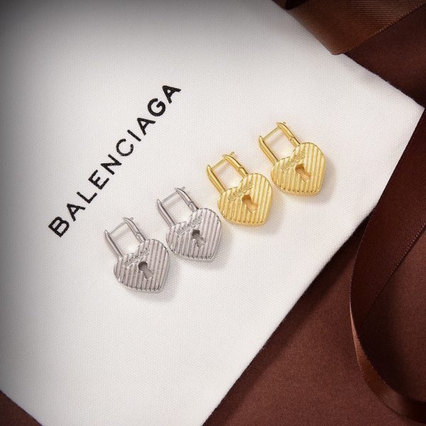 18K BB Hear Lock Earrings - Image 5