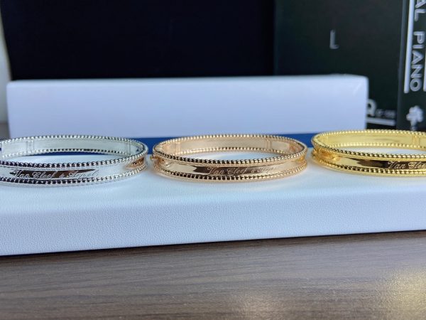 18K Yellow Gold Perlée Signature Bracelet - Image 7