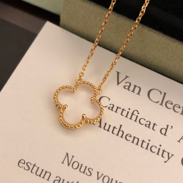 18K Vintage Alhambra Pendant Clover Necklace - Image 4