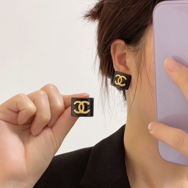 18K CC Black Resin Square Earrings - Image 3