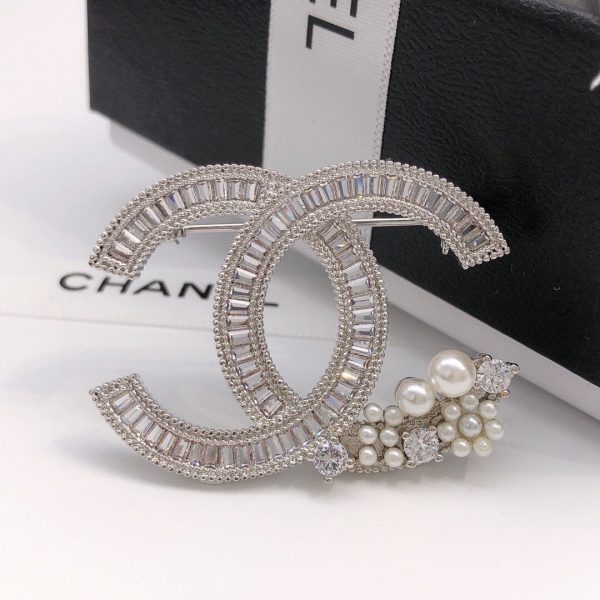 18K CC Star Crystals Brooch