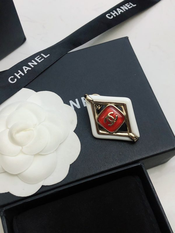 18K CC Rhombus Brooch - Image 3