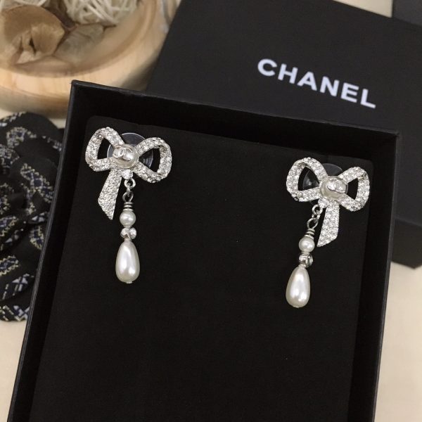 18K CC Bow Tie Diamonds Earrings - Image 5