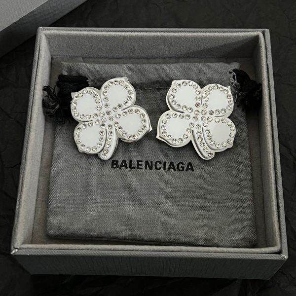 18K BB Flower Earrings - Image 2