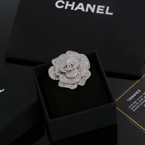 18K CC Camellia Diamonds Brooch - Image 2