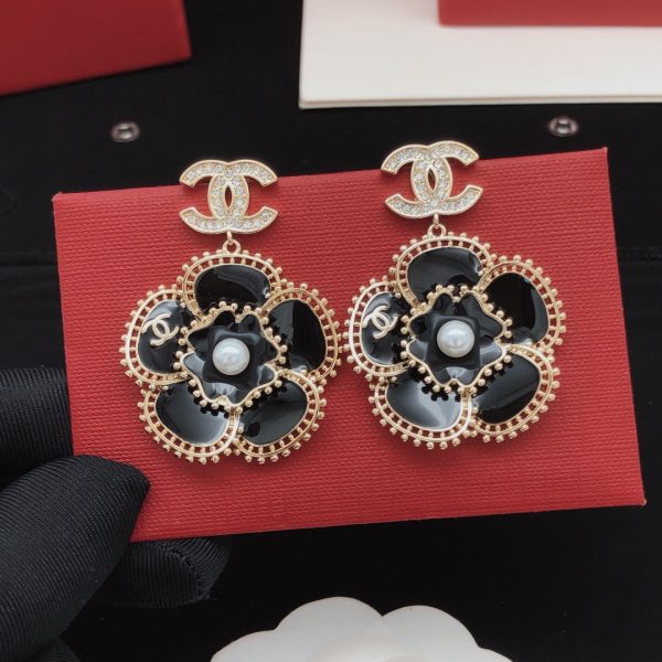 18K CC Camellia Diamond Earrings - Image 2