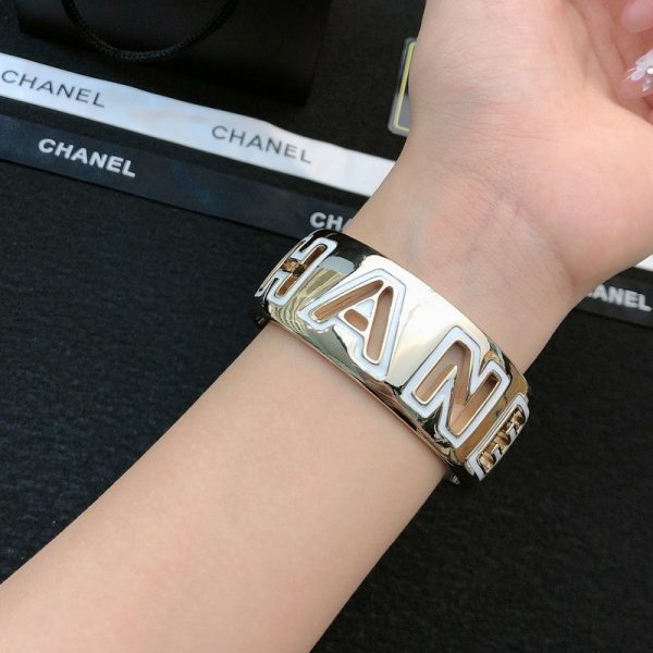 18K CC Black & White Cuff Bracelet - 图片 5