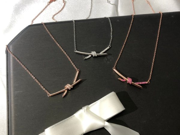 18K T Knot Pendant Diamond Necklace - 图片 5