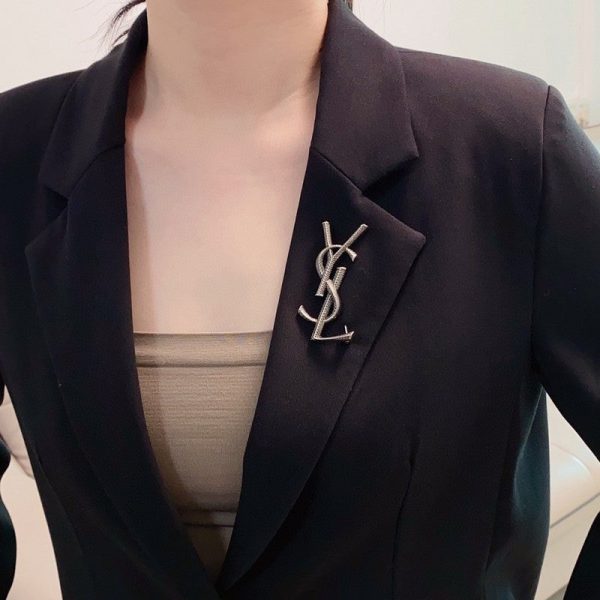 18K Saint Three Color Brooch - Image 3