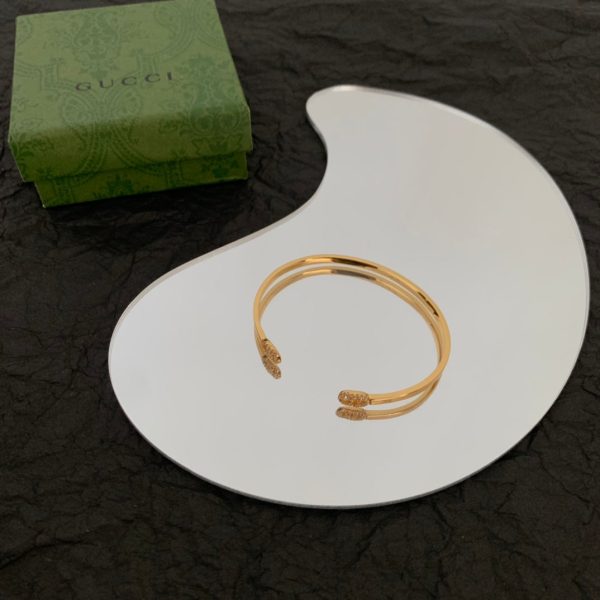 18K Double G Running Diamond Cuff Bracelet - 图片 6