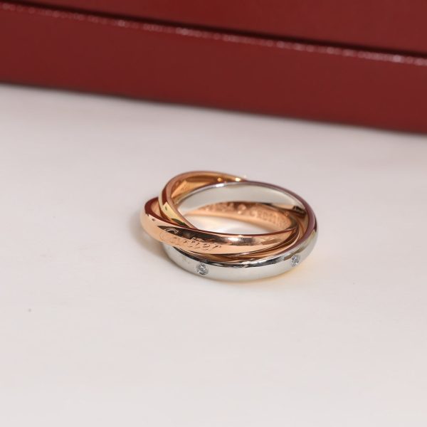 18K Trinity Five Diamonds Ring - Image 2