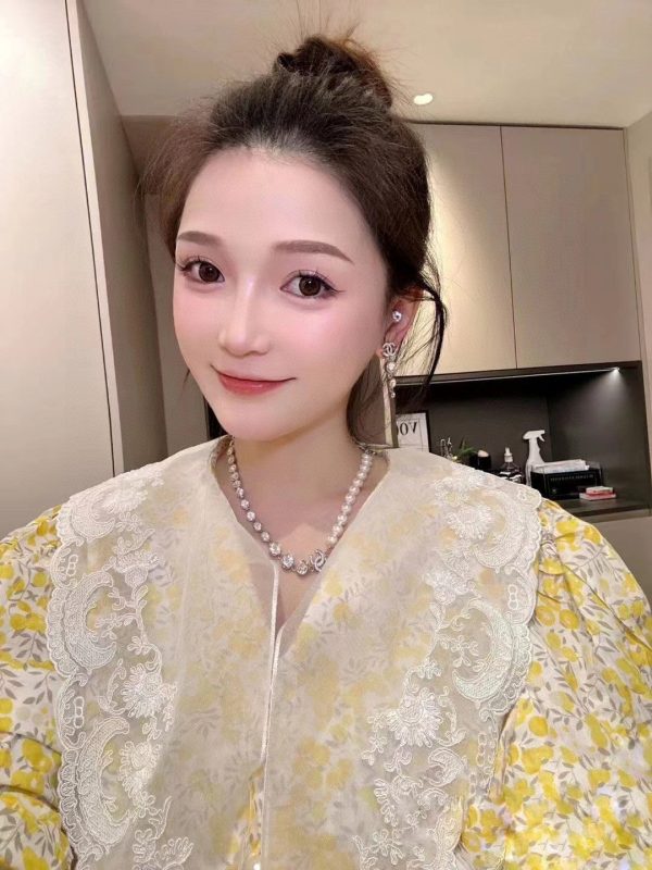 18K CC Pearls Crystals Necklace - 图片 2