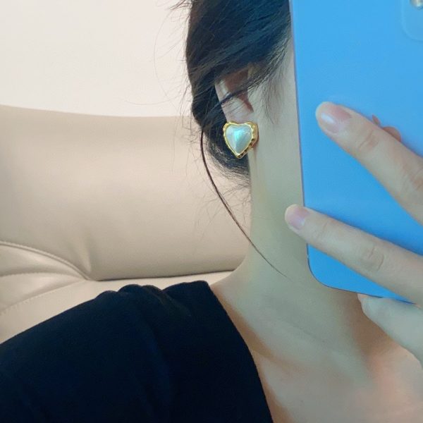 18K CC Heart Pearl Earrings - 图片 5