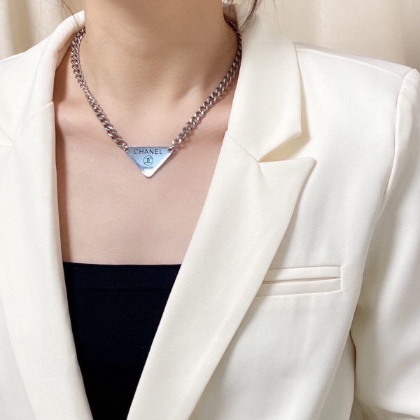 18K CC Triangle Necklace - 图片 4