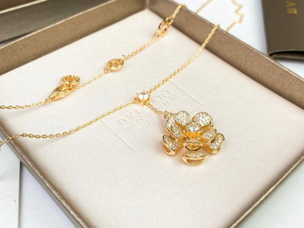 18K BV DIVAS' DREAM Necklace - Image 6
