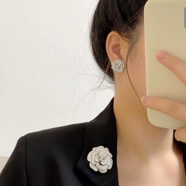 18K CC Camellia Diamond Earrings - 图片 4