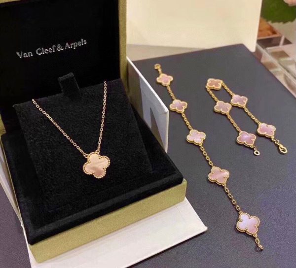 18K Vintage Alhambra Pink Necklace - Image 5