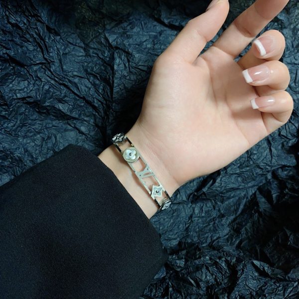 18K Louis Crystal Studded Bracelet - 图片 5