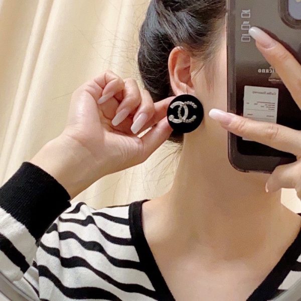 18K CC Black Earrings - Image 4