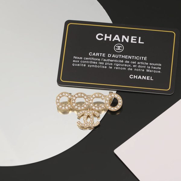 18K CC Coco Crush Pearls Brooch - Image 3
