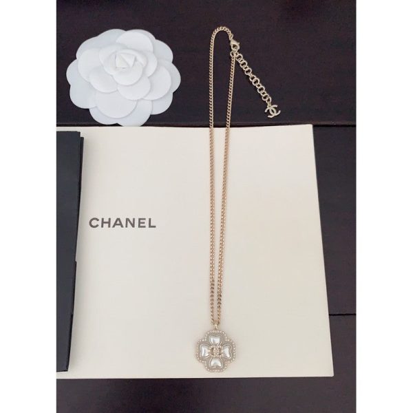 18K CC Camellia Pearl Necklace - Image 3