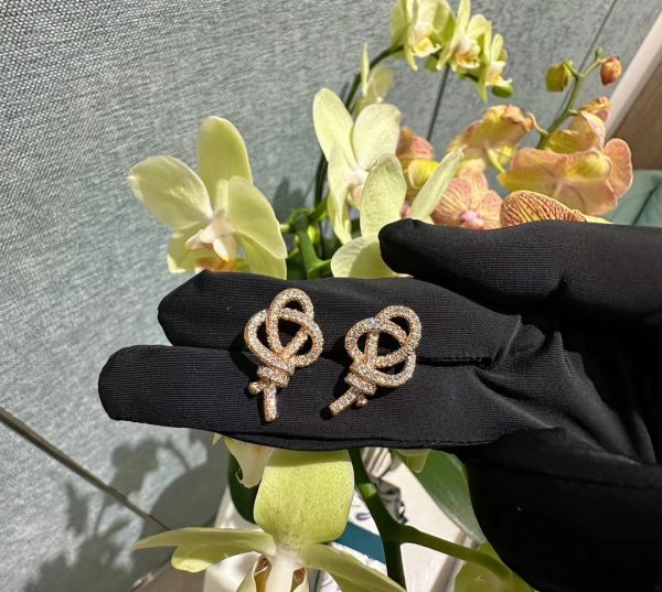 18K T Keys Woven Diamond Earrings - 图片 5