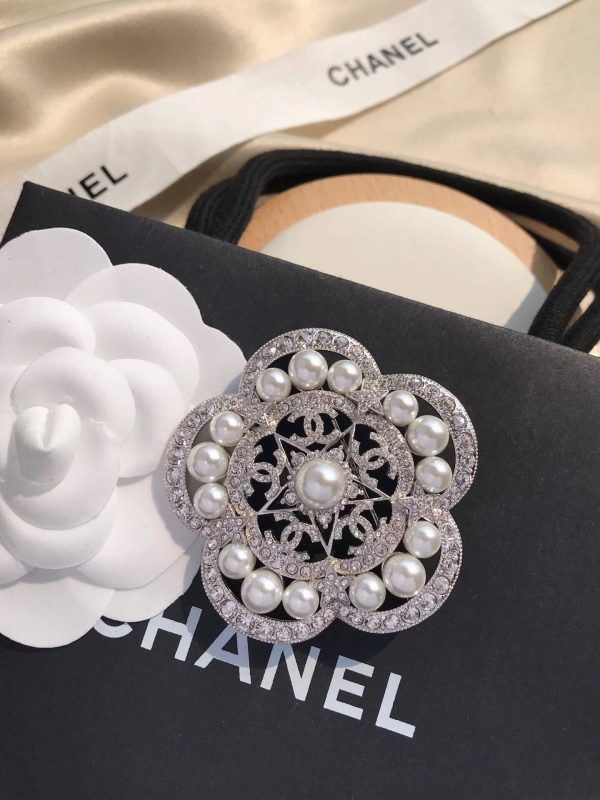 18K CC Camellia Pearls Brooch - 图片 2