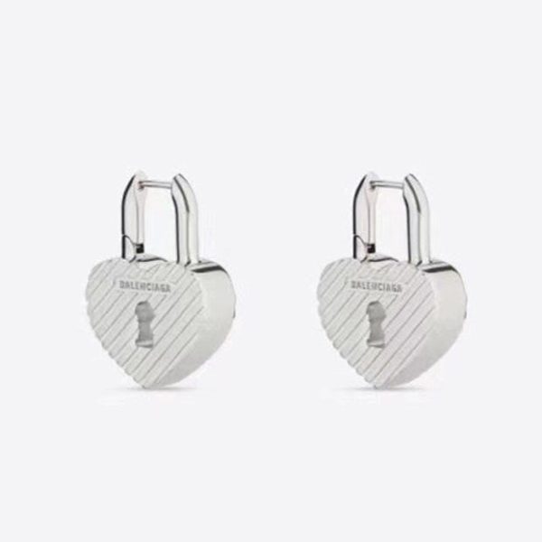 18K BB Hear Lock Earrings - Image 4