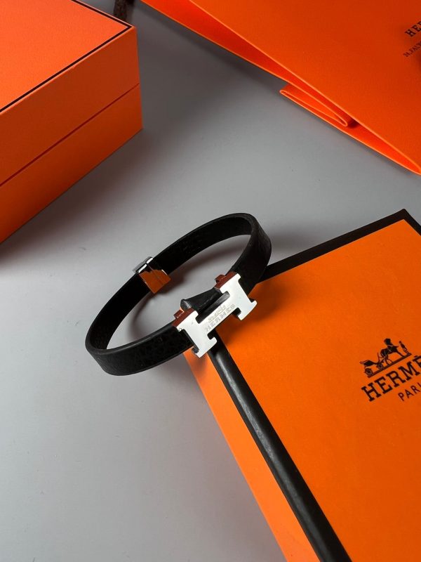 18K Belt Black H Bracelet - Image 2