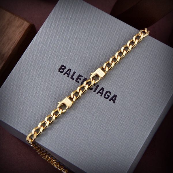 18K BB Icon Chain Diamonds Necklace - Image 3