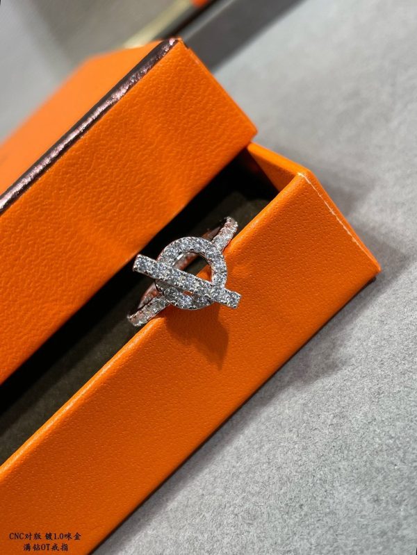 18K Finesse Diamond White Gold H Ring - 图片 7