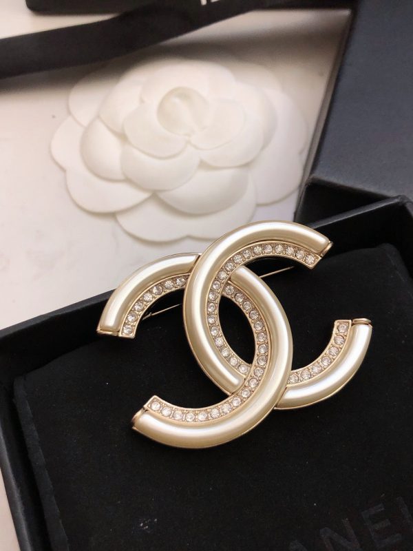 18K CC Peals Brooch - Image 2