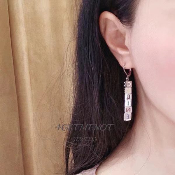 18K Triomphe Script Cube Earrings - 图片 2