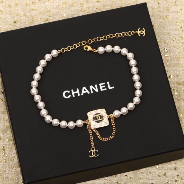 18K Pearls Choker Necklace