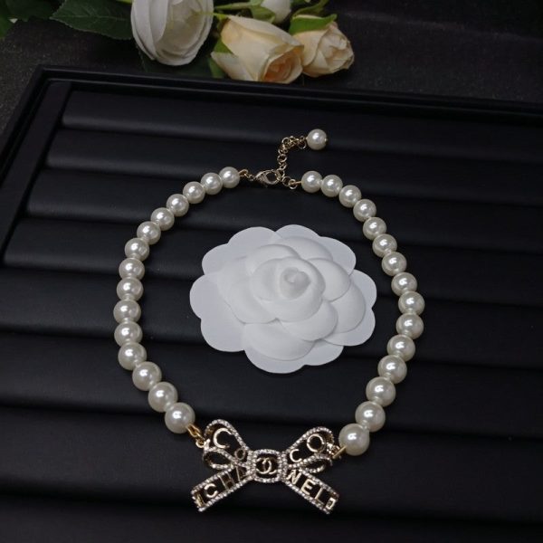 18K CC Bow Pearl Necklace - Image 3