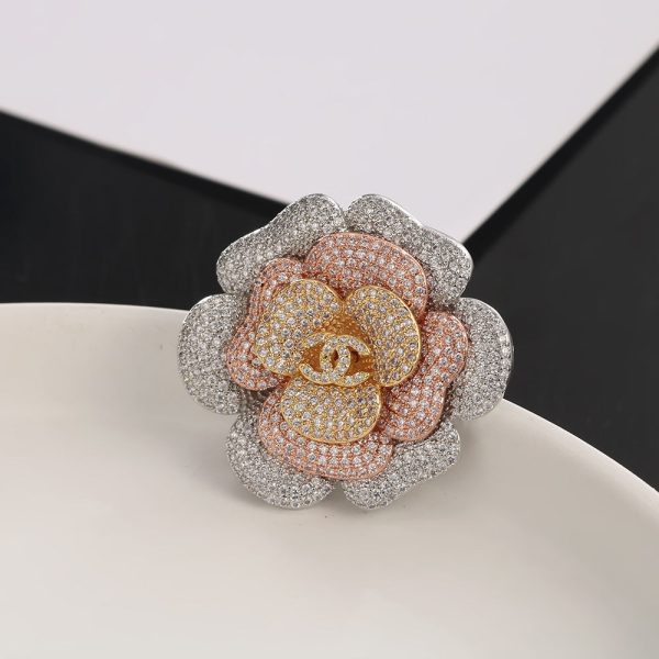 18K CC Camellia Pink Diamonds Brooch - Image 3