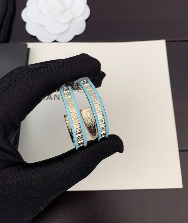 18K CC Blue Resin Earrings - 图片 3